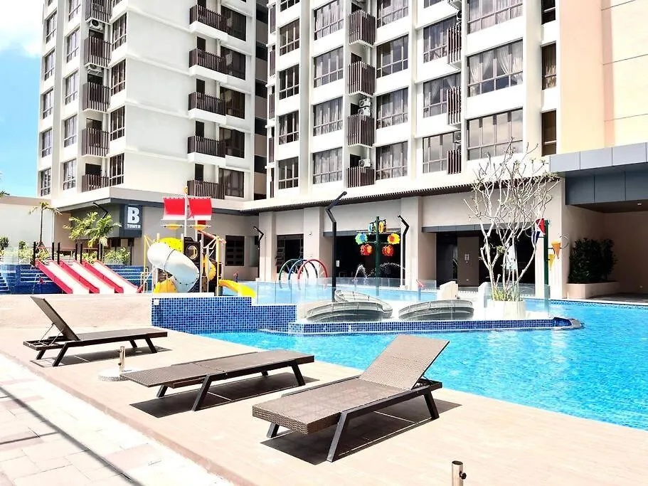 Apartamento Urban Seaview Paradise: Infinity Pool, Gym & Beyond Malacca