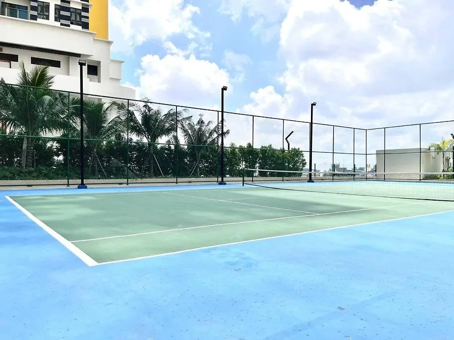 Urban Seaview Paradise: Infinity Pool, Gym & Beyond Malacca 0*,