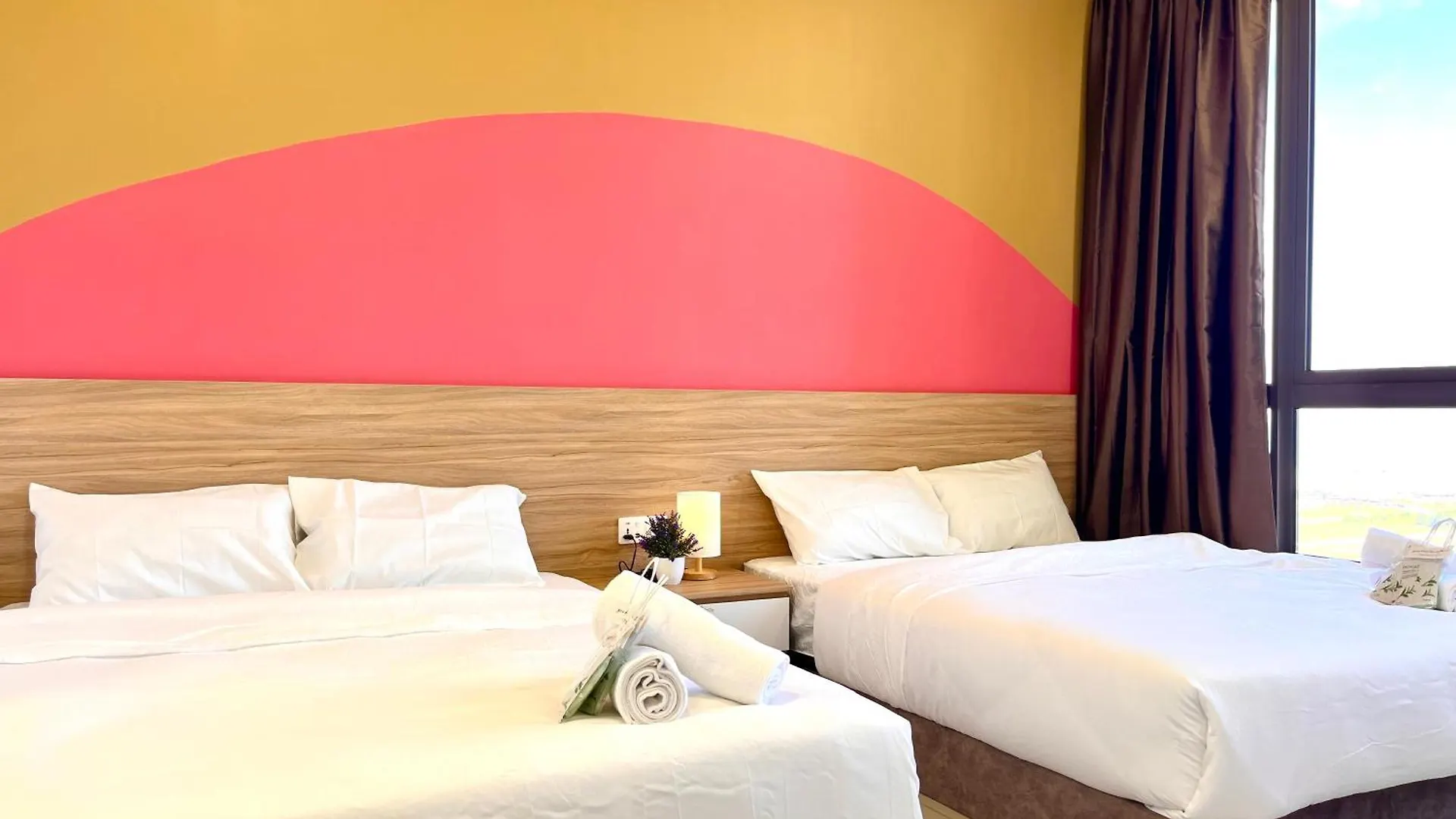Urban Seaview Paradise: Infinity Pool, Gym & Beyond Malacca Apartamento